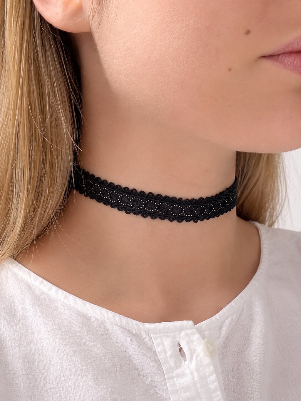 Beatrix blue fabric choker worn, handmade jewelry Vienna